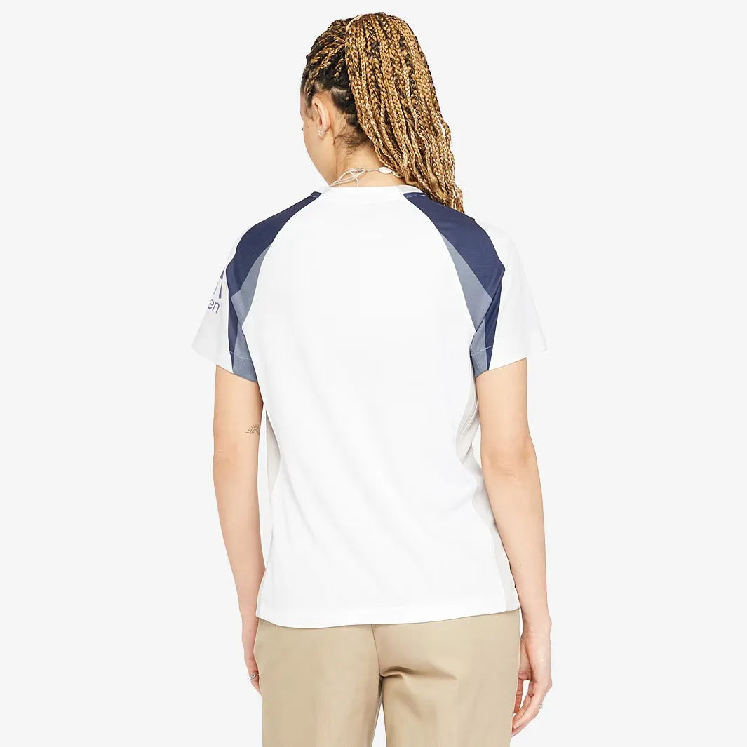 Camisa Feminina Nike Tottenham 2025/26 I Torcedor, Camisas de Futebol, PIQUE DE JOGADOR, FICHA TÉCNICA Composição: 100% PoliésterGênero: FemininoIndicada para: Jogo/CasualGênero: MasculinoEscudo: EmborrachadoOrigem: ImportadoManga: Curta-PIQUE DE JOGADOR