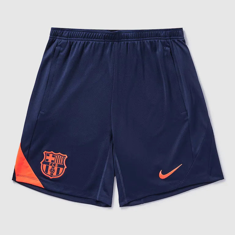 Shorts Nike Barcelona 2025/26 III Strike, Camisas de Futebol, ., Paixão pelo Futebol, Qualidade de Verdade Vista sua paixão com orgulho. Na Arquibancada Esportes, cada peça é escolhida e desenvolvida com atenção aos detalhes para entregarconforto, durabilidade e acabamento de alto nível. Ideal para quem vive futebol dentro e fora do estádio. Nossas camisas e artigos esportivos contam com tecido premium, toque macio e caimento moderno – perfeitos para o dia a dia,para colecionar ou para torcer pelo seu time.