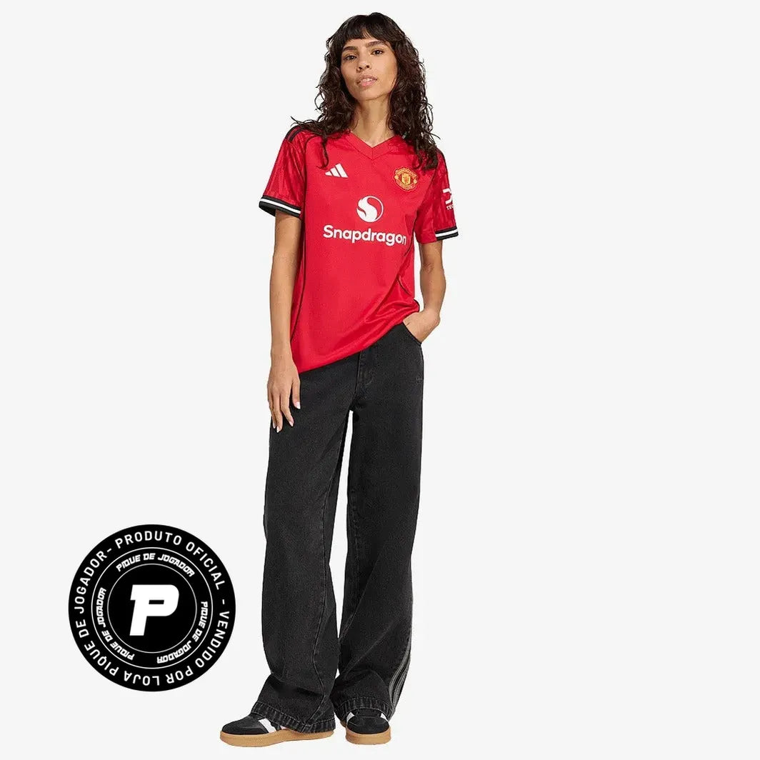 Camisa Feminina adidas Manchester United 2025/26 I, Camisas de Futebol, PIQUE DE JOGADOR, FICHA TÉCNICA Composição: 100% PoliésterGênero: FemininoIndicada para: Jogo/CasualGênero: MasculinoEscudo: EmborrachadoOrigem: ImportadoManga: Curta-PIQUE DE JOGADOR