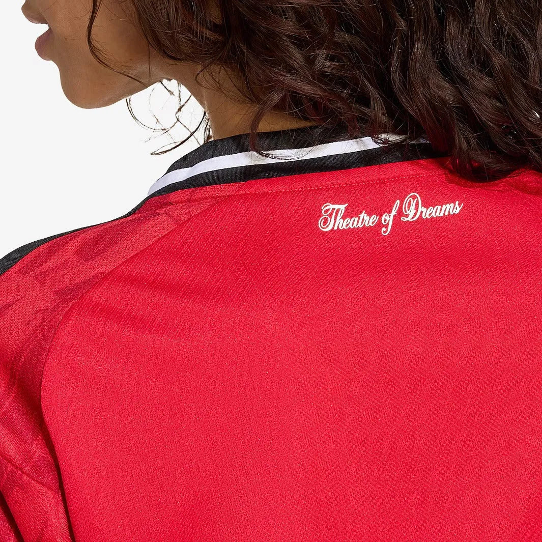 Camisa Feminina adidas Manchester United 2025/26 I, Camisas de Futebol, PIQUE DE JOGADOR, FICHA TÉCNICA Composição: 100% PoliésterGênero: FemininoIndicada para: Jogo/CasualGênero: MasculinoEscudo: EmborrachadoOrigem: ImportadoManga: Curta-PIQUE DE JOGADOR