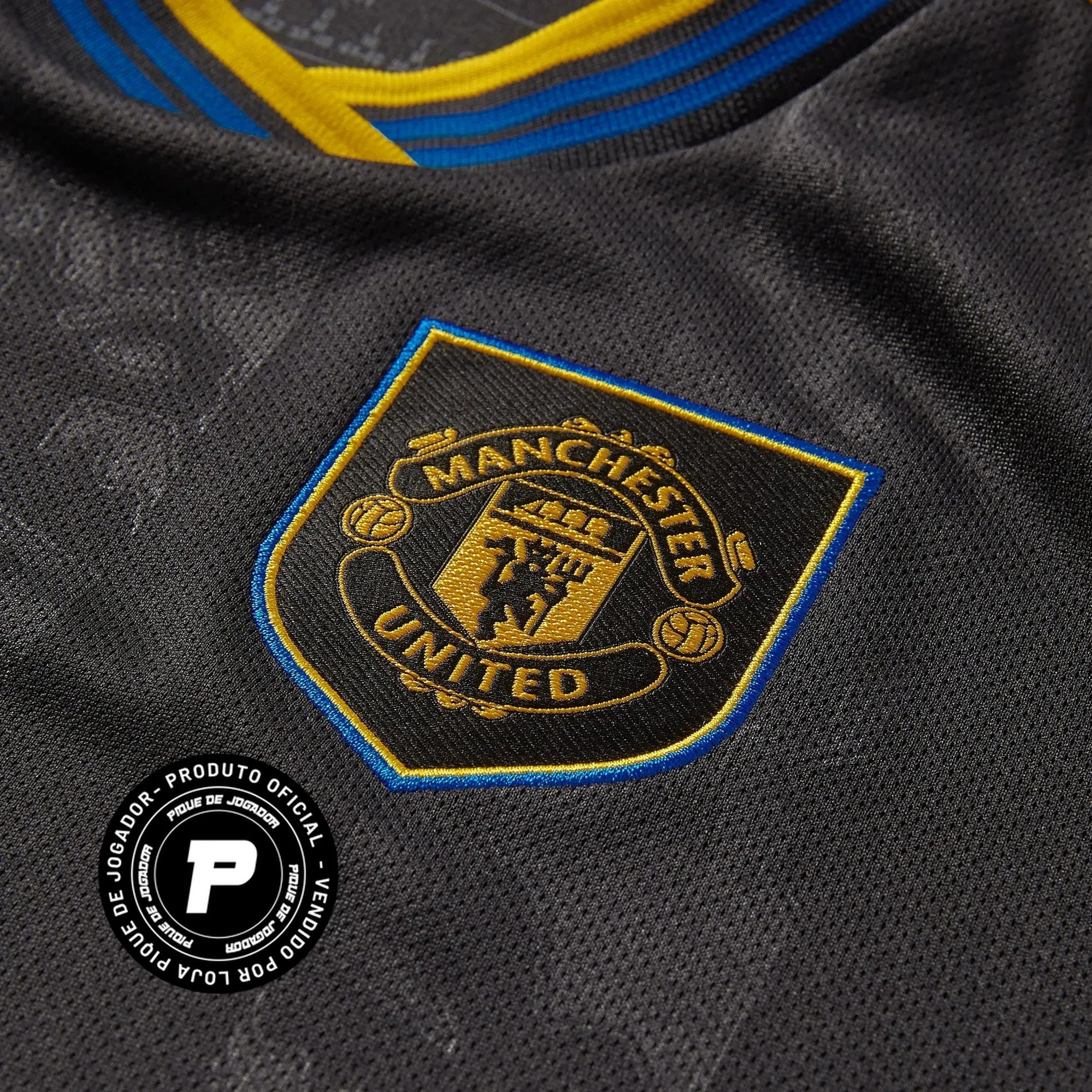 Camisa Adidas Manchester United 25/26 Third, Camisa Futebol, Adidas, Ficha do Produto TecnologiaAeroReady: Sistema que controla o excesso de umidade do corpo, garantindo a rápida secagem do suor durante os exercícios. Composição: 100% PoliésterMarca: AdidasIndicada para: Jogo/CasualGênero: MasculinoEscudo: BordadoOrigem: ImportadoManga: Curta-PIQUE DE JOGADOR