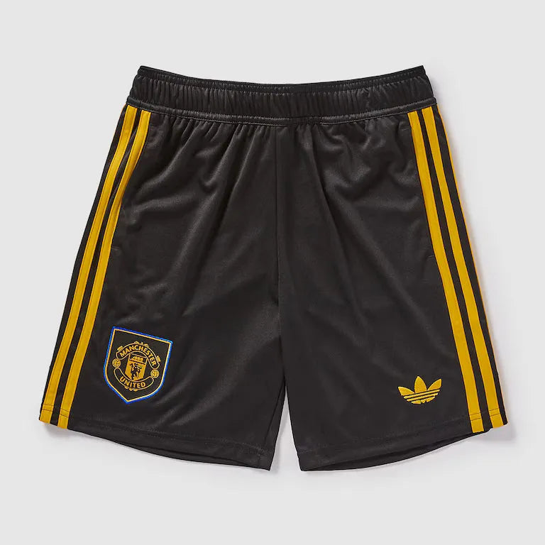 Shorts adidas Manchester United 2025/26 III, Camisas de Futebol, ., Paixão pelo Futebol, Qualidade de Verdade Vista sua paixão com orgulho. Na Arquibancada Esportes, cada peça é escolhida e desenvolvida com atenção aos detalhes para entregarconforto, durabilidade e acabamento de alto nível. Ideal para quem vive futebol dentro e fora do estádio. Nossas camisas e artigos esportivos contam com tecido premium, toque macio e caimento moderno – perfeitos para o dia a dia,para colecionar ou para torcer pelo seu ti
