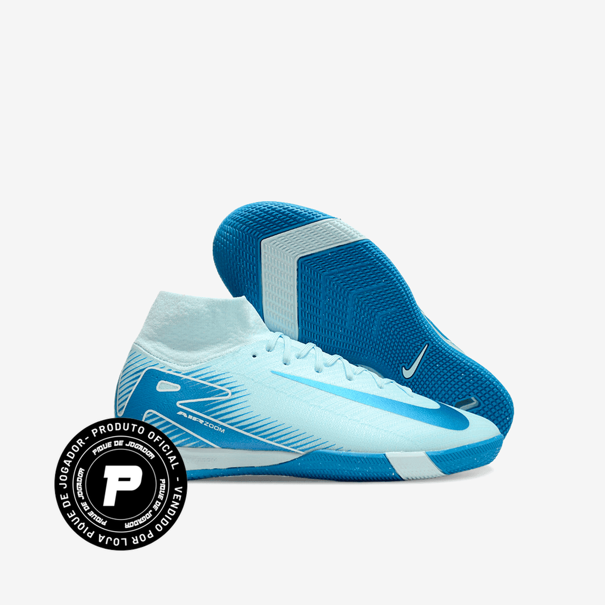 Chuteira Nike Air Zoom Mercurial Superfly 10 Pro Futsal, , Arquibancada Esportes, Precisão e Explosão para o Futsal A Nike Air Zoom Mercurial Superfly 10 Elite IC - Mad Ambition Pack traz toda a tecnologia e inovação das chuteiras de campo para as quadras de futsal. Com um design moderno em branco e azul, essa edição faz parte do Mad Ambition Pack, combinando estilo e desempenho para jogadores que dominam a bola em espaços reduzidos. Como modelo Elite, é a versão premium utilizada pelos profissionais, ofere