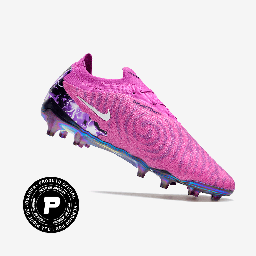Chuteira Nike Phantom GX Elite Campo, , Arquibancada Esportes, A Chuteira Nike Phantom GX Elite Campo foi desenvolvida para jogadores que buscam o máximo em desempenho dentro dos gramados. Um modelo elite, com materiais profissionais e tecnologias que elevam seu jogo. Com estrutura leve, encaixe preciso e solado projetado para tração em alta velocidade, essa chuteira garante estabilidade e explosão nos momentos decisivos. Jogue como os melhores. Sinta a diferença nos pés. Ficha Técnica Nome: Chuteira Nike P