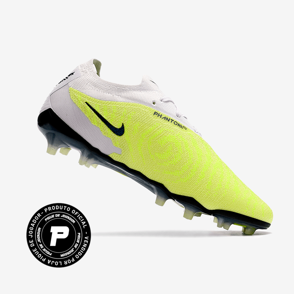 Chuteira Nike Phantom GX Elite Campo, , Arquibancada Esportes, A Chuteira Nike Phantom GX Elite Campo foi desenvolvida para jogadores que buscam o máximo em desempenho dentro dos gramados. Um modelo elite, com materiais profissionais e tecnologias que elevam seu jogo. Com estrutura leve, encaixe preciso e solado projetado para tração em alta velocidade, essa chuteira garante estabilidade e explosão nos momentos decisivos. Jogue como os melhores. Sinta a diferença nos pés. Ficha Técnica Nome: Chuteira Nike P