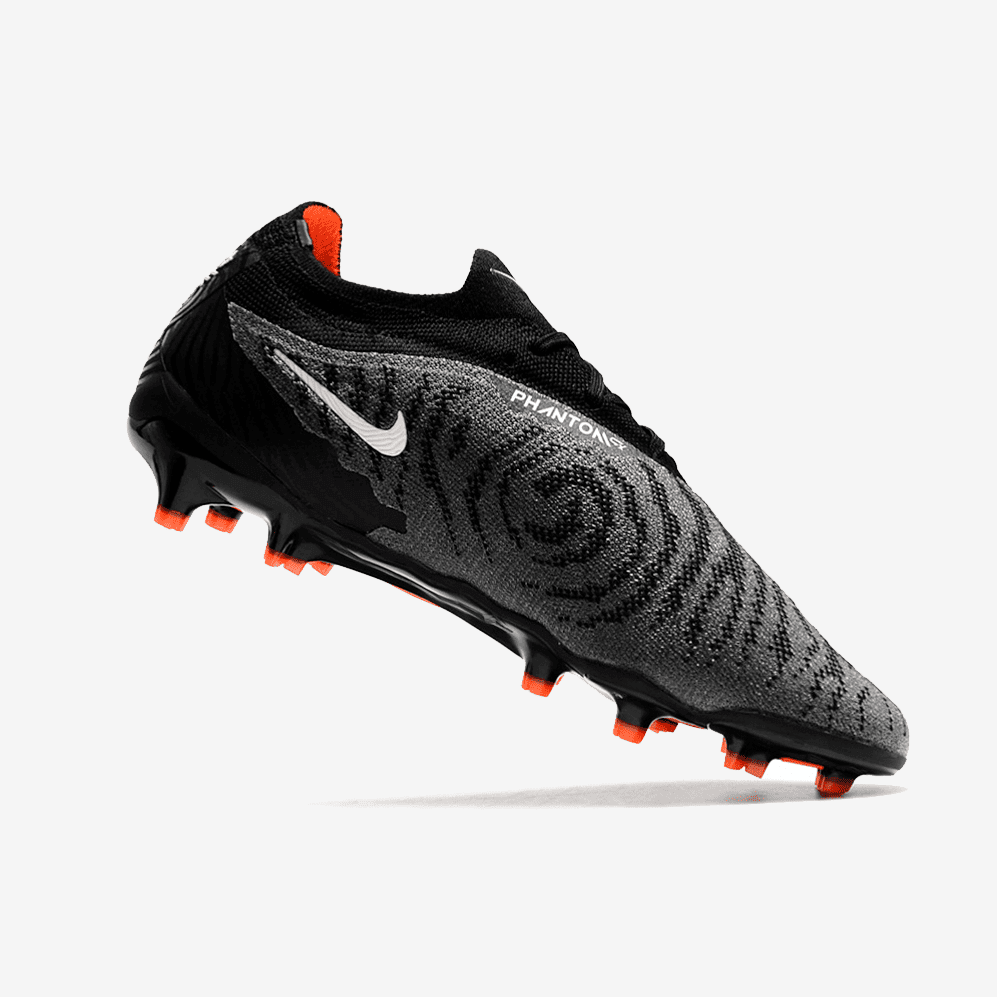 Chuteira Nike Phantom GX Elite Campo, , Arquibancada Esportes, A Chuteira Nike Phantom GX Elite Campo foi desenvolvida para jogadores que buscam o máximo em desempenho dentro dos gramados. Um modelo elite, com materiais profissionais e tecnologias que elevam seu jogo. Com estrutura leve, encaixe preciso e solado projetado para tração em alta velocidade, essa chuteira garante estabilidade e explosão nos momentos decisivos. Jogue como os melhores. Sinta a diferença nos pés. Ficha Técnica Nome: Chuteira Nike P