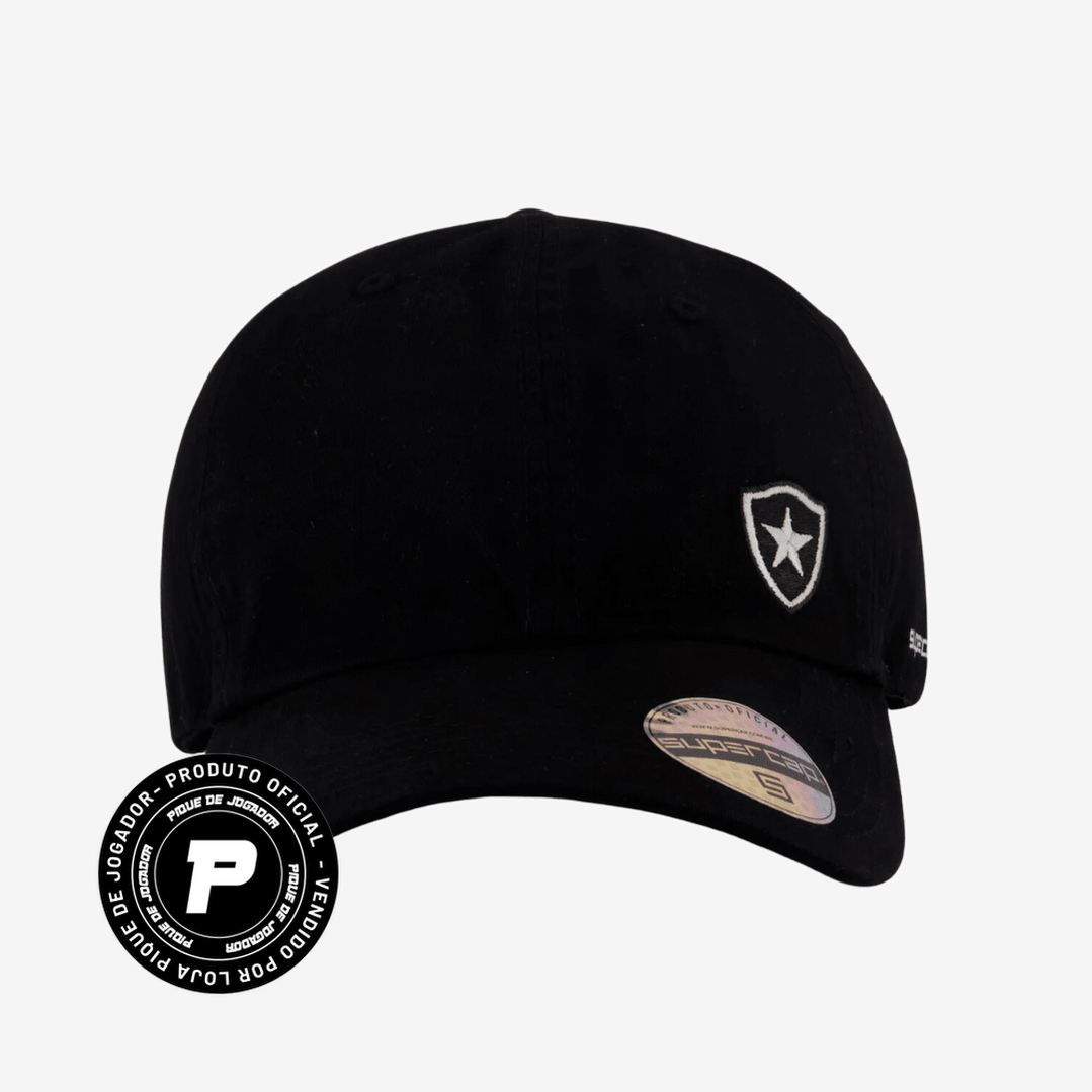 Boné Botafogo Essential Preto, , PIQUE DE JOGADOR, O Boné Botafogo Essential Preto - OFICIAL LICENCIADO é a escolha ideal para os torcedores apaixonados pelo Glorioso que prezam por um visual clássico e sofisticado. Produzido em 100% algodão, o modelo oferece conforto e durabilidade. Seu design minimalista conta com aba curva e escudo bordado em destaque, reforçando a tradição do clube. Além disso, o fechamento com fivela de metal proporciona um ajuste preciso e confortável para qualquer ocasião. Informaçõe