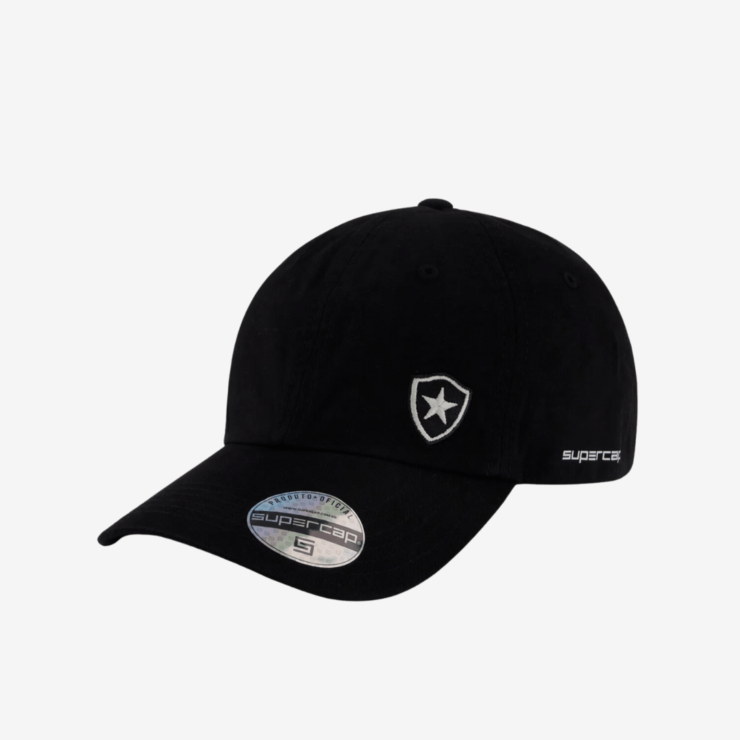 Boné Botafogo Essential Preto, , PIQUE DE JOGADOR, O Boné Botafogo Essential Preto - OFICIAL LICENCIADO é a escolha ideal para os torcedores apaixonados pelo Glorioso que prezam por um visual clássico e sofisticado. Produzido em 100% algodão, o modelo oferece conforto e durabilidade. Seu design minimalista conta com aba curva e escudo bordado em destaque, reforçando a tradição do clube. Além disso, o fechamento com fivela de metal proporciona um ajuste preciso e confortável para qualquer ocasião. Informaçõe
