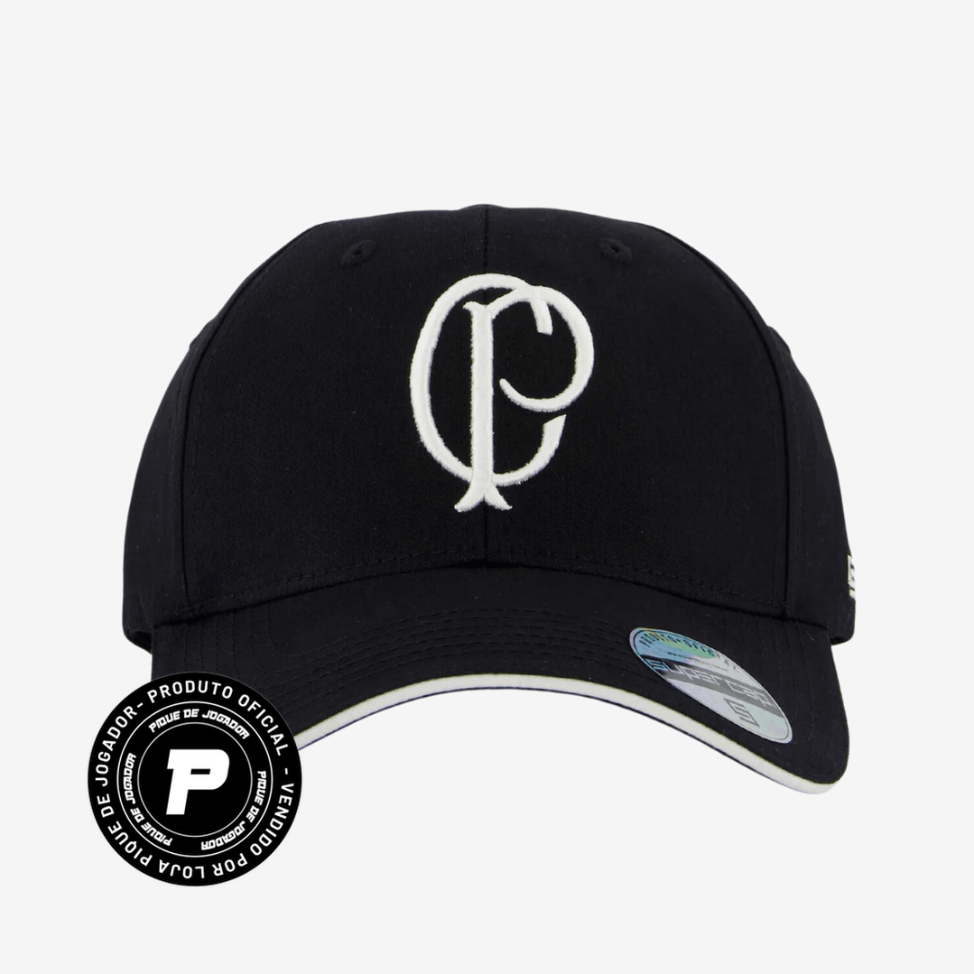 Boné Corinthians Prestige - Preto, , PIQUE DE JOGADOR, Mostre sua paixão pelo Timão com um visual de respeito! O Boné Corinthians Prestige Relevo Preto combina estilo e tradição com um toque moderno. O destaque vai para o logo “CP” bordado em alto relevo na parte frontal, trazendo um visual limpo, autêntico e cheio de identidade. Confeccionado em sarja 100% algodão, esse modelo é sinônimo de conforto e durabilidade. A aba curva com detalhe branco e o ajuste em fivela de metal personalizada garantem um encai