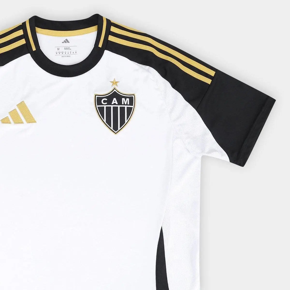 Camisa Adidas Atlético Mineiro 25/26 Away C/ Patrocínios, Camisa Futebol, Adidas, Ficha do Produto TecnologiaAeroReady: Sistema que controla o excesso de umidade do corpo, garantindo a rápida secagem do suor durante os exercícios. Composição: 100% PoliésterMarca: AdidasIndicada para: Jogo/CasualGênero: MasculinoEscudo: BordadoOrigem: ImportadoManga: Curta-PIQUE DE JOGADOR