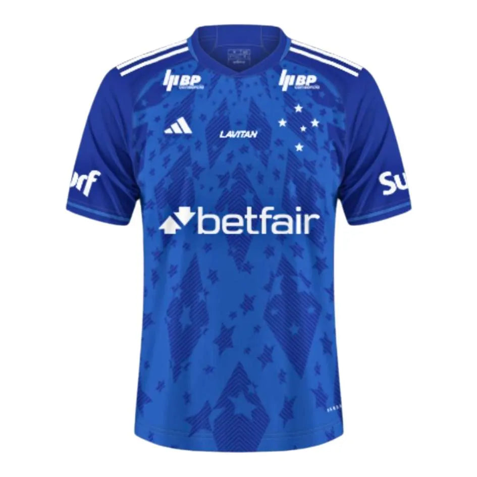 Camisa Adidas Cruzeiro 24/25 Home, Camisa Futebol, Adidas, Ficha do Produto TecnologiaAeroReady: Sistema que controla o excesso de umidade do corpo, garantindo a rápida secagem do suor durante os exercícios. Composição: 100% PoliésterMarca: AdidasIndicada para: Jogo/CasualGênero: MasculinoEscudo: EmborrachadoOrigem: ImportadoManga: Curta-PIQUE DE JOGADOR