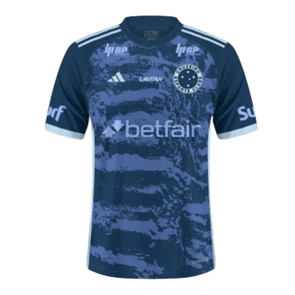 Camisa Adidas Cruzeiro 24/25 Third, Camisa Futebol, Adidas, Ficha do Produto TecnologiaAeroReady: Sistema que controla o excesso de umidade do corpo, garantindo a rápida secagem do suor durante os exercícios. Composição: 100% PoliésterMarca: AdidasIndicada para: Jogo/CasualGênero: MasculinoEscudo: EmborrachadoOrigem: ImportadoManga: Curta-PIQUE DE JOGADOR