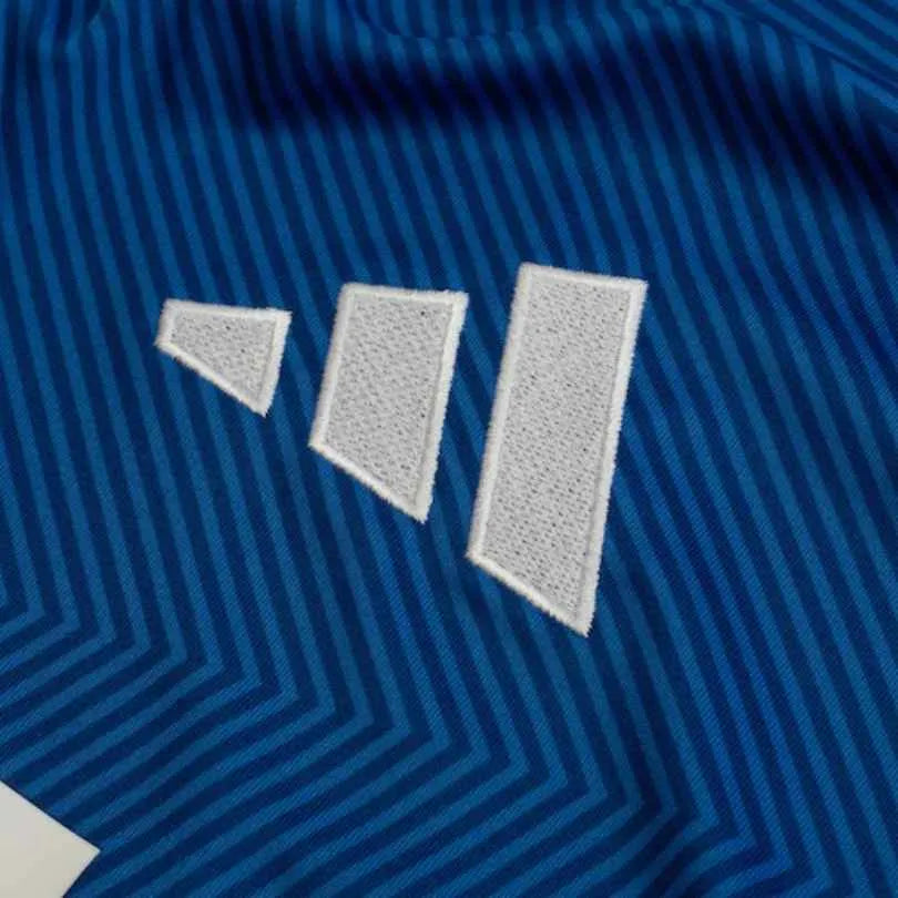 Camisa Adidas Cruzeiro 25/26 Home #25 L. Villalba, Camisa Futebol, Adidas, Ficha do Produto TecnologiaAeroReady: Sistema que controla o excesso de umidade do corpo, garantindo a rápida secagem do suor durante os exercícios. Composição: 100% PoliésterMarca: AdidasIndicada para: Jogo/CasualGênero: MasculinoEscudo: EmborrachadoOrigem: ImportadoManga: Curta-PIQUE DE JOGADOR
