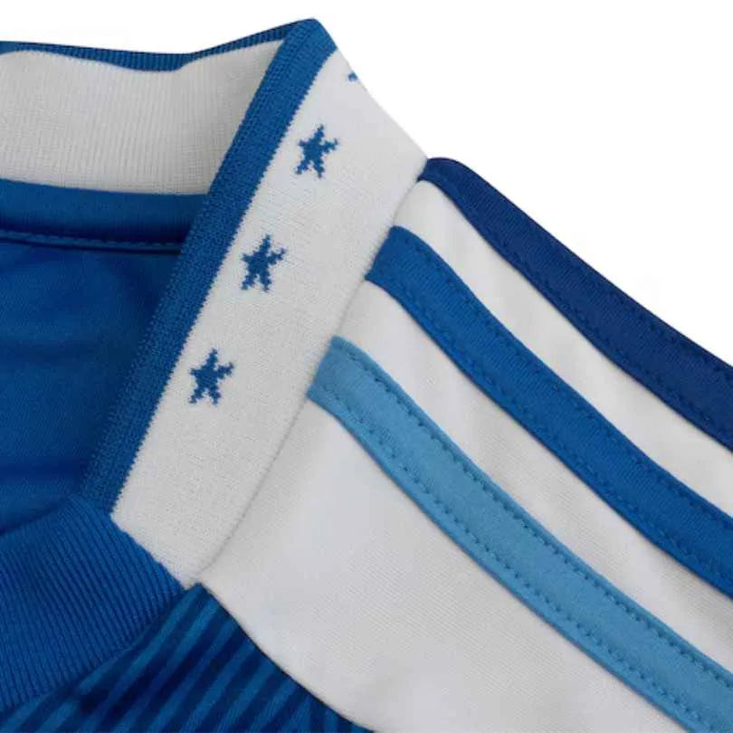 Camisa Adidas Cruzeiro 25/26 Home #25 L. Villalba, Camisa Futebol, Adidas, Ficha do Produto TecnologiaAeroReady: Sistema que controla o excesso de umidade do corpo, garantindo a rápida secagem do suor durante os exercícios. Composição: 100% PoliésterMarca: AdidasIndicada para: Jogo/CasualGênero: MasculinoEscudo: EmborrachadoOrigem: ImportadoManga: Curta-PIQUE DE JOGADOR