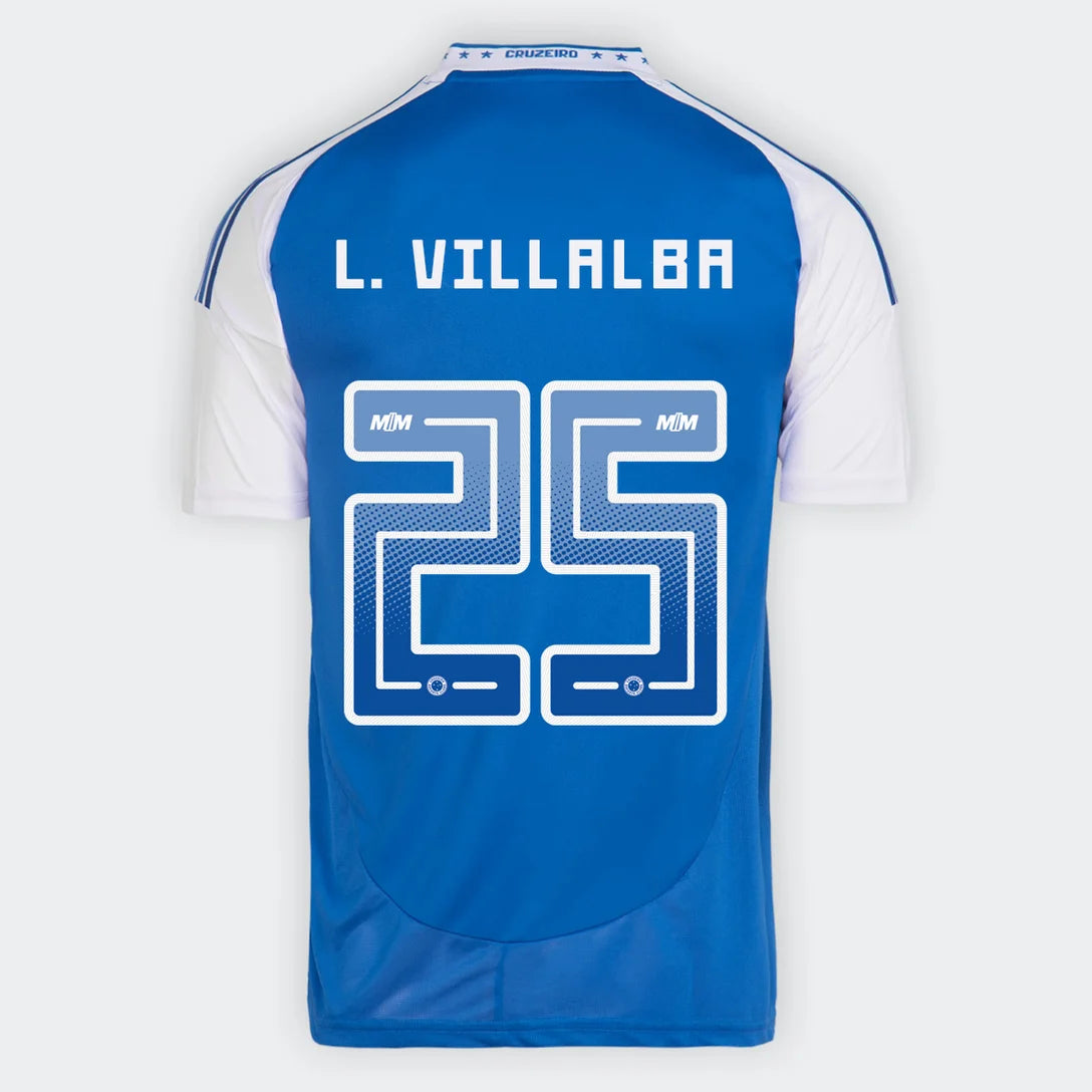 Camisa Adidas Cruzeiro 25/26 Home #25 L. Villalba, Camisa Futebol, Adidas, Ficha do Produto TecnologiaAeroReady: Sistema que controla o excesso de umidade do corpo, garantindo a rápida secagem do suor durante os exercícios. Composição: 100% PoliésterMarca: AdidasIndicada para: Jogo/CasualGênero: MasculinoEscudo: EmborrachadoOrigem: ImportadoManga: Curta-PIQUE DE JOGADOR