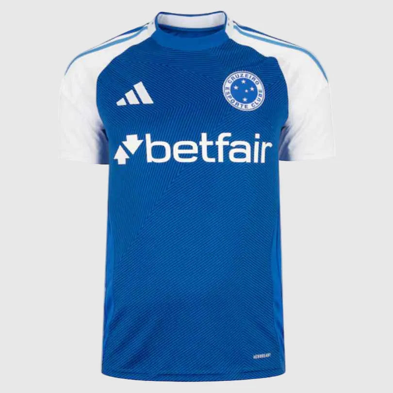 Camisa Adidas Cruzeiro 25/26 Home #25 L. Villalba, Camisa Futebol, Adidas, Ficha do Produto TecnologiaAeroReady: Sistema que controla o excesso de umidade do corpo, garantindo a rápida secagem do suor durante os exercícios. Composição: 100% PoliésterMarca: AdidasIndicada para: Jogo/CasualGênero: MasculinoEscudo: EmborrachadoOrigem: ImportadoManga: Curta-PIQUE DE JOGADOR