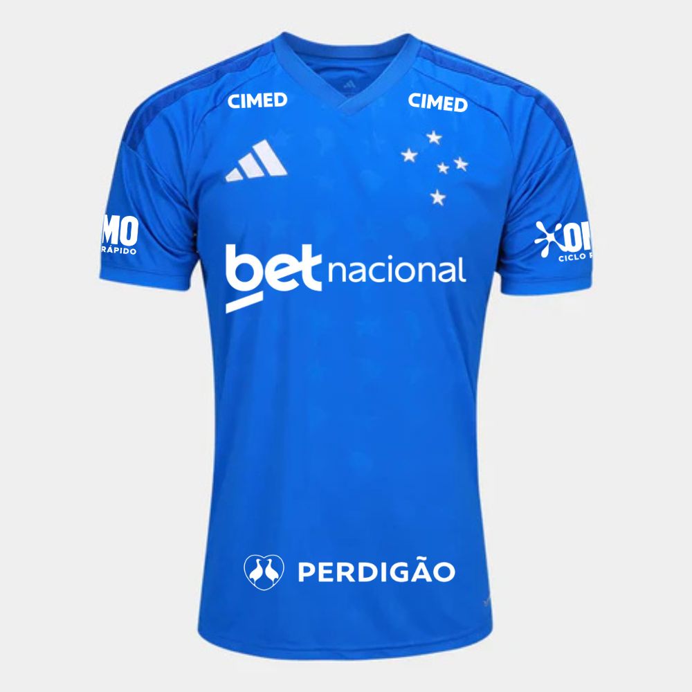Camisa Adidas Cruzeiro 26/27 Home, Camisa Futebol, Adidas, Camisa de futebol com tecnologia Aeroready para ajudar você a se sentir confortável. Quando se trata de futebol, herança e inovação andam de mãos dadas. A Camisa I Cruzeiro 26 celebra a conexão celestial do clube com um design inspirado nas estrelas e no denim. O logo bordado da adidas e o escudo do clube adicionam autenticidade e orgulho ao visual, enquanto a tecnologia Aeroready ajuda a manter o conforto, seja torcendo nas arquibancadas ou jogando