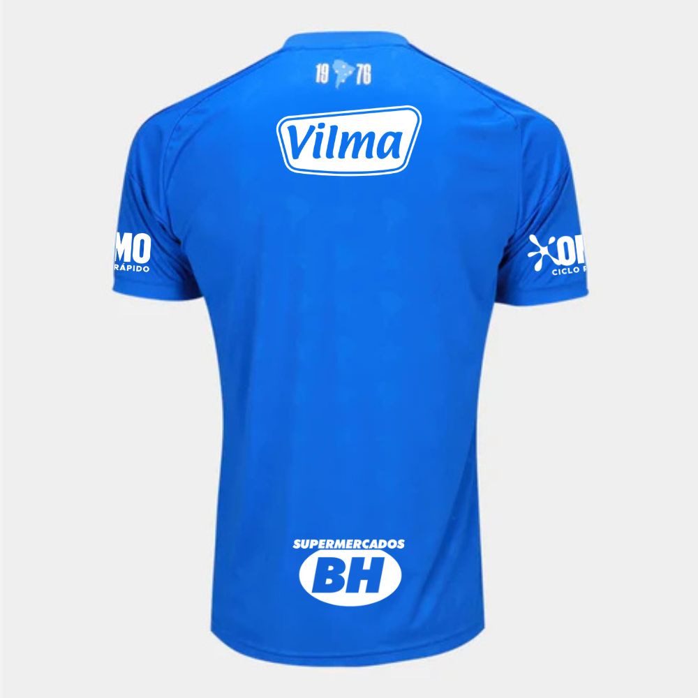Camisa Adidas Cruzeiro 26/27 Home, Camisa Futebol, Adidas, Camisa de futebol com tecnologia Aeroready para ajudar você a se sentir confortável. Quando se trata de futebol, herança e inovação andam de mãos dadas. A Camisa I Cruzeiro 26 celebra a conexão celestial do clube com um design inspirado nas estrelas e no denim. O logo bordado da adidas e o escudo do clube adicionam autenticidade e orgulho ao visual, enquanto a tecnologia Aeroready ajuda a manter o conforto, seja torcendo nas arquibancadas ou jogando
