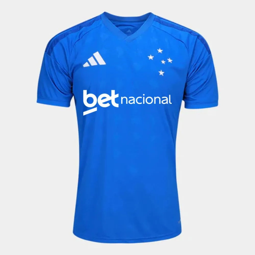 Camisa Adidas Cruzeiro 26/27 Home, Camisa Futebol, Adidas, Camisa de futebol com tecnologia Aeroready para ajudar você a se sentir confortável. Quando se trata de futebol, herança e inovação andam de mãos dadas. A Camisa I Cruzeiro 26 celebra a conexão celestial do clube com um design inspirado nas estrelas e no denim. O logo bordado da adidas e o escudo do clube adicionam autenticidade e orgulho ao visual, enquanto a tecnologia Aeroready ajuda a manter o conforto, seja torcendo nas arquibancadas ou jogando