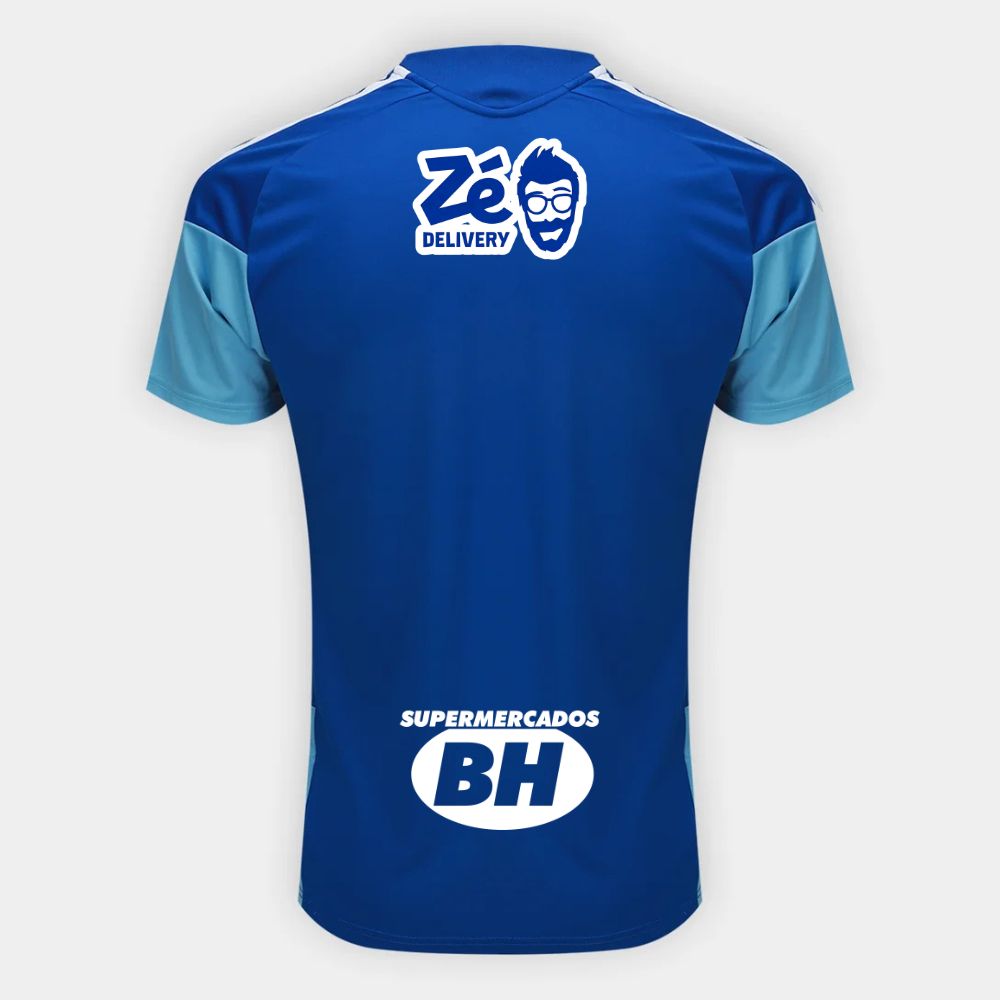 Camisa Adidas Cruzeiro 26/27 Treino C/ Patrocínios, Camisa Futebol, Adidas, Ficha do Produto Vista as cores celestes com a Camisa Cruzeiro 26/27 Treino Adidas Masculina! Perfeita para os torcedores mais apaixonados pelo Cabuloso, esta camisa Cruzeiro treino é a mesma usada pelos jogadores, ideal para elevar seu desempenho e estilo. Com design moderno e funcional em predominância azul e detalhes brancos, o artigo conta com as clássicas três listras nas mangas e o escudo do Cruzeiro em destaque no peito. Conf