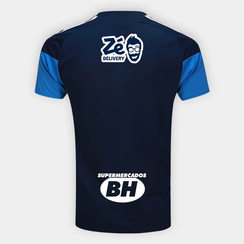 Camisa Adidas Cruzeiro 26/27 Treino C/ Patrocínios, Camisa Futebol, Adidas, Ficha do Produto Vista as cores celestes com a Camisa Cruzeiro 26/27 Treino Adidas Masculina! Perfeita para os torcedores mais apaixonados pelo Cabuloso, esta camisa Cruzeiro treino é a mesma usada pelos jogadores, ideal para elevar seu desempenho e estilo. Com design moderno e funcional em predominância azul e detalhes brancos, o artigo conta com as clássicas três listras nas mangas e o escudo do Cruzeiro em destaque no peito. Conf