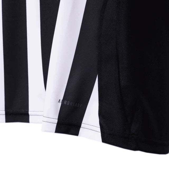 Camisa Adidas Feminina Atlético Mineiro 25/26 Home, Camisa Futebol, Adidas, Ficha do Produto TecnologiaAeroReady: Sistema que controla o excesso de umidade do corpo, garantindo a rápida secagem do suor durante os exercícios. Composição: 100% PoliésterMarca: AdidasIndicada para: Jogo/CasualGênero: MasculinoEscudo: BordadoOrigem: ImportadoManga: Curta PERSONALIZAÇÃO COM QUALIDADE OFICIAL Durável Maleável Não perde a cor-PIQUE DE JOGADOR