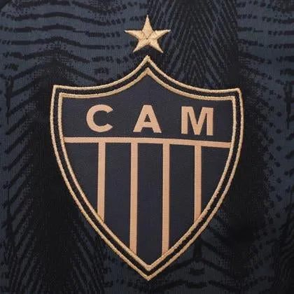 Camisa Adidas Feminina Atlético Mineiro 25/26 Third, Camisa Futebol, Adidas, Ficha do Produto TecnologiaAeroReady: Sistema que controla o excesso de umidade do corpo, garantindo a rápida secagem do suor durante os exercícios. Composição: 100% PoliésterMarca: AdidasIndicada para: Jogo/CasualGênero: MasculinoEscudo: BordadoOrigem: ImportadoManga: Curta PERSONALIZAÇÃO COM QUALIDADE OFICIAL Durável Maleável Não perde a cor-PIQUE DE JOGADOR