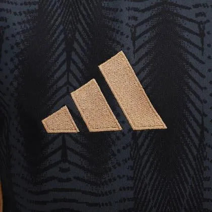 Camisa Adidas Feminina Atlético Mineiro 25/26 Third, Camisa Futebol, Adidas, Ficha do Produto TecnologiaAeroReady: Sistema que controla o excesso de umidade do corpo, garantindo a rápida secagem do suor durante os exercícios. Composição: 100% PoliésterMarca: AdidasIndicada para: Jogo/CasualGênero: MasculinoEscudo: BordadoOrigem: ImportadoManga: Curta PERSONALIZAÇÃO COM QUALIDADE OFICIAL Durável Maleável Não perde a cor-PIQUE DE JOGADOR