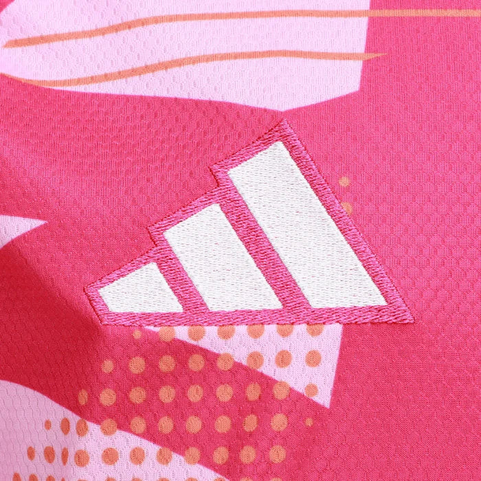 Camisa Adidas Flamengo 25/26 Away Goleiro, Camisa Futebol, Adidas, Uma camisa comemorativa do Mengão que mantém os torcedores confortáveis. Com 130 anos de futebol brilhante na esteira do CR Flamengo, esta elegante terceira camisa da adidas homenageia as origens do clube na remo. Ele faz uma declaração com um distintivo vintage, detalhes em ouro e argolas sutis criadas a partir de um relevo inspirado no movimento de remada. AEROREADY garante que a umidade excessiva é coisa do passado para os fãs leais. Fich