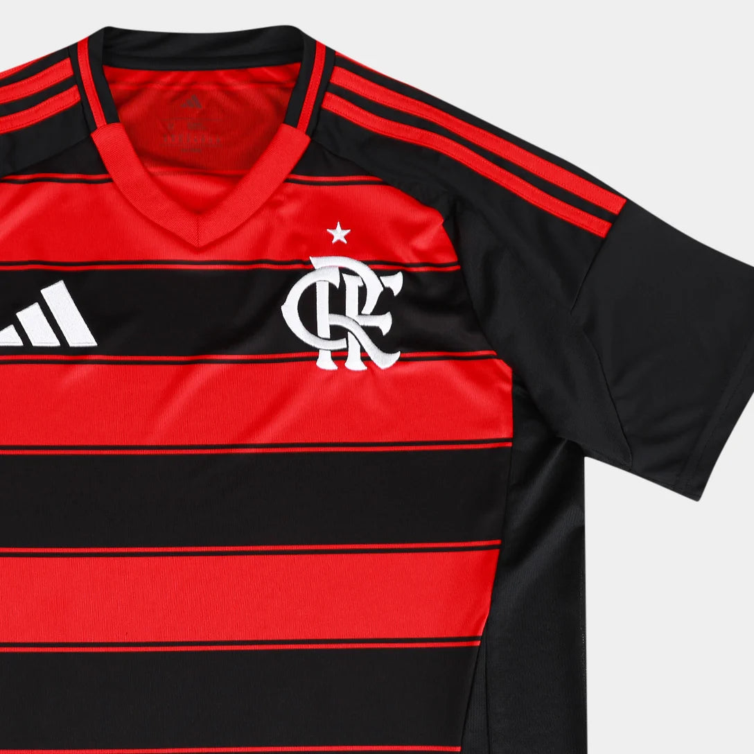 Camisa Adidas Flamengo 25/26 Home Campeão Libertadores 2025, Camisa Futebol, Adidas, Ficha do Produto TecnologiaAeroReady: Sistema que controla o excesso de umidade do corpo, garantindo a rápida secagem do suor durante os exercícios. Composição: 100% PoliésterMarca: AdidasIndicada para: Jogo/CasualGênero: MasculinoEscudo: BordadoOrigem: ImportadoManga: Curta-PIQUE DE JOGADOR