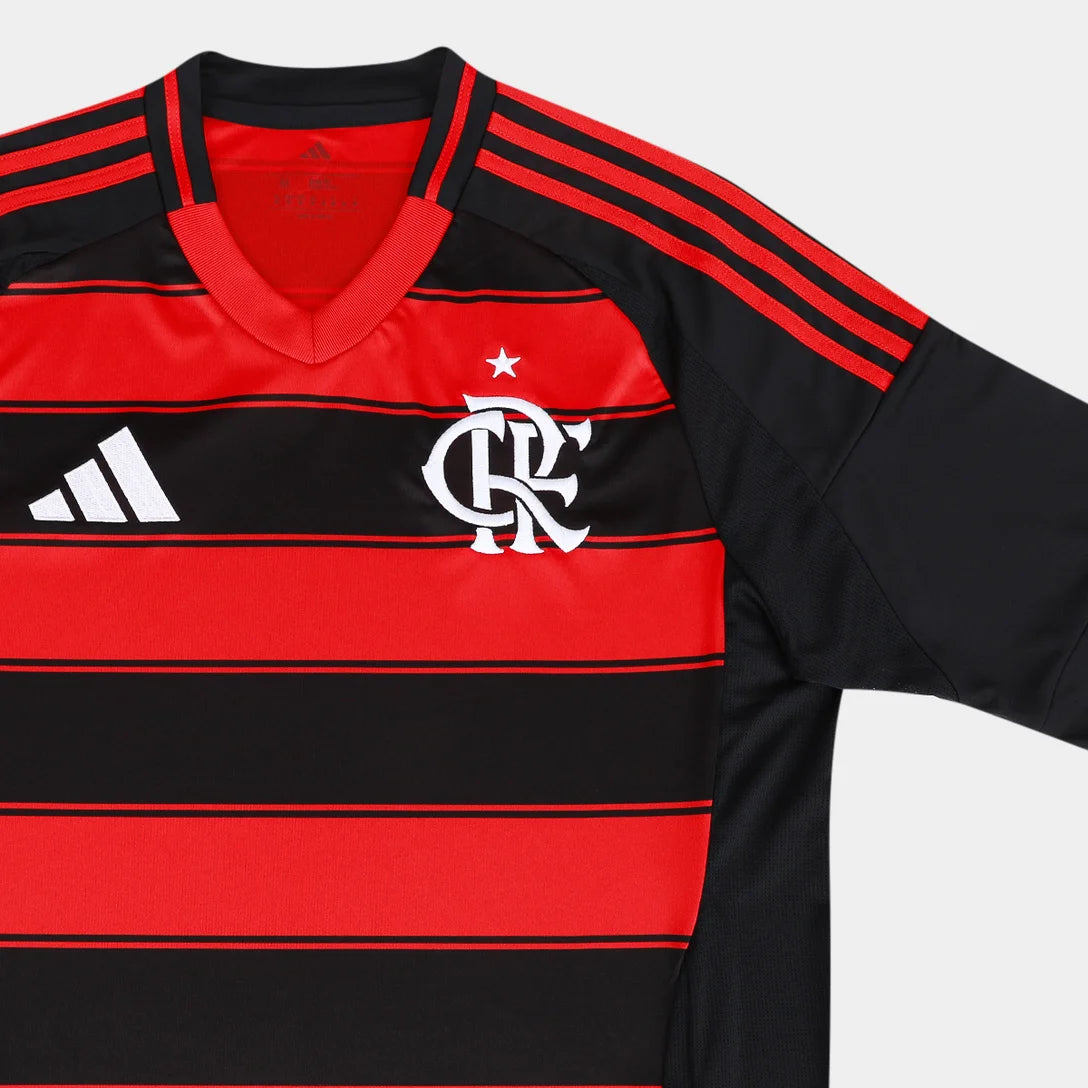 Camisa Adidas Flamengo 25/26 Home Manga Longa, Camisa Futebol, Adidas, Ficha do Produto TecnologiaAeroReady: Sistema que controla o excesso de umidade do corpo, garantindo a rápida secagem do suor durante os exercícios. Composição: 100% PoliésterMarca: AdidasIndicada para: Jogo/CasualGênero: MasculinoEscudo: BordadoOrigem: ImportadoManga: Curta-PIQUE DE JOGADOR