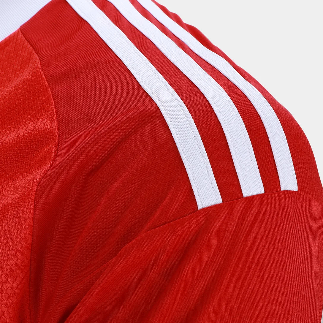Camisa Adidas Flamengo 25/26 Third Goleiro Campeão Libertadores 2025, Camisa Futebol, Adidas, Uma camisa comemorativa do Mengão que mantém os torcedores confortáveis. Com 130 anos de futebol brilhante na esteira do CR Flamengo, esta elegante terceira camisa da adidas homenageia as origens do clube na remo. Ele faz uma declaração com um distintivo vintage, detalhes em ouro e argolas sutis criadas a partir de um relevo inspirado no movimento de remada. AEROREADY garante que a umidade excessiva é coisa do pass