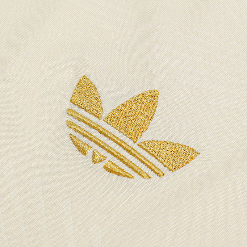 Camisa Adidas Flamengo 25/26 Third (PRONTA ENTREGA), Camisa Futebol, Adidas, Uma camisa comemorativa do Mengão que mantém os torcedores confortáveis. Com 130 anos de futebol brilhante na esteira do CR Flamengo, esta elegante terceira camisa da adidas homenageia as origens do clube na remo. Ele faz uma declaração com um distintivo vintage, detalhes em ouro e argolas sutis criadas a partir de um relevo inspirado no movimento de remada. AEROREADY garante que a umidade excessiva é coisa do passado para os fãs l