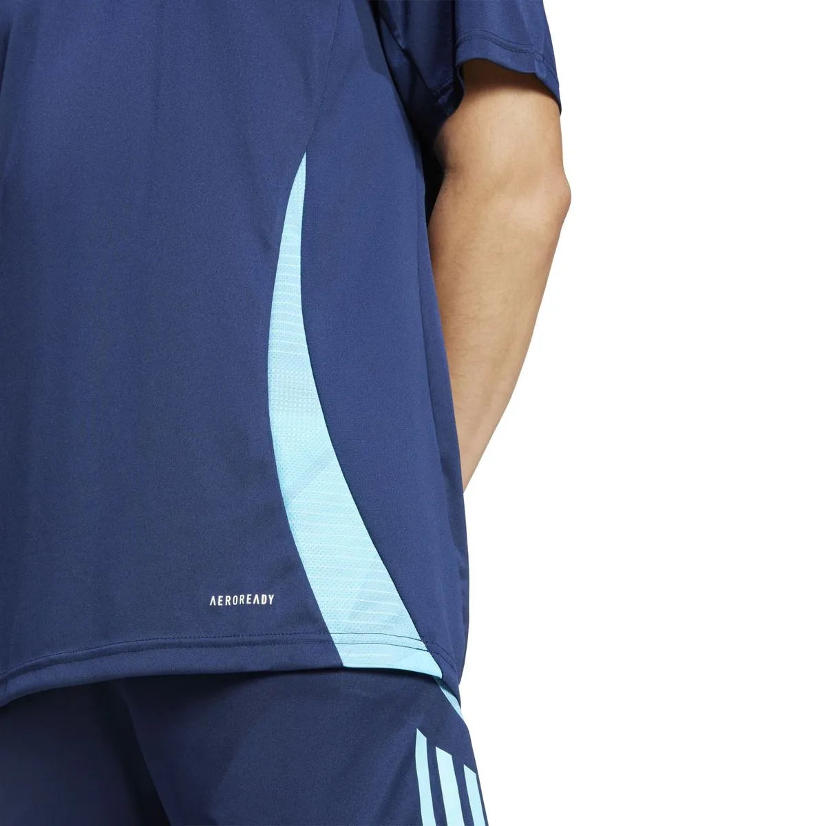 Camisa Adidas Flamengo 25/26 Treino II, Camisa Futebol, Adidas, Ficha do Produto TecnologiaAeroReady: Sistema que controla o excesso de umidade do corpo, garantindo a rápida secagem do suor durante os exercícios. Composição: 100% PoliésterMarca: AdidasIndicada para: Jogo/CasualGênero: MasculinoEscudo: BordadoOrigem: ImportadoManga: Curta-PIQUE DE JOGADOR