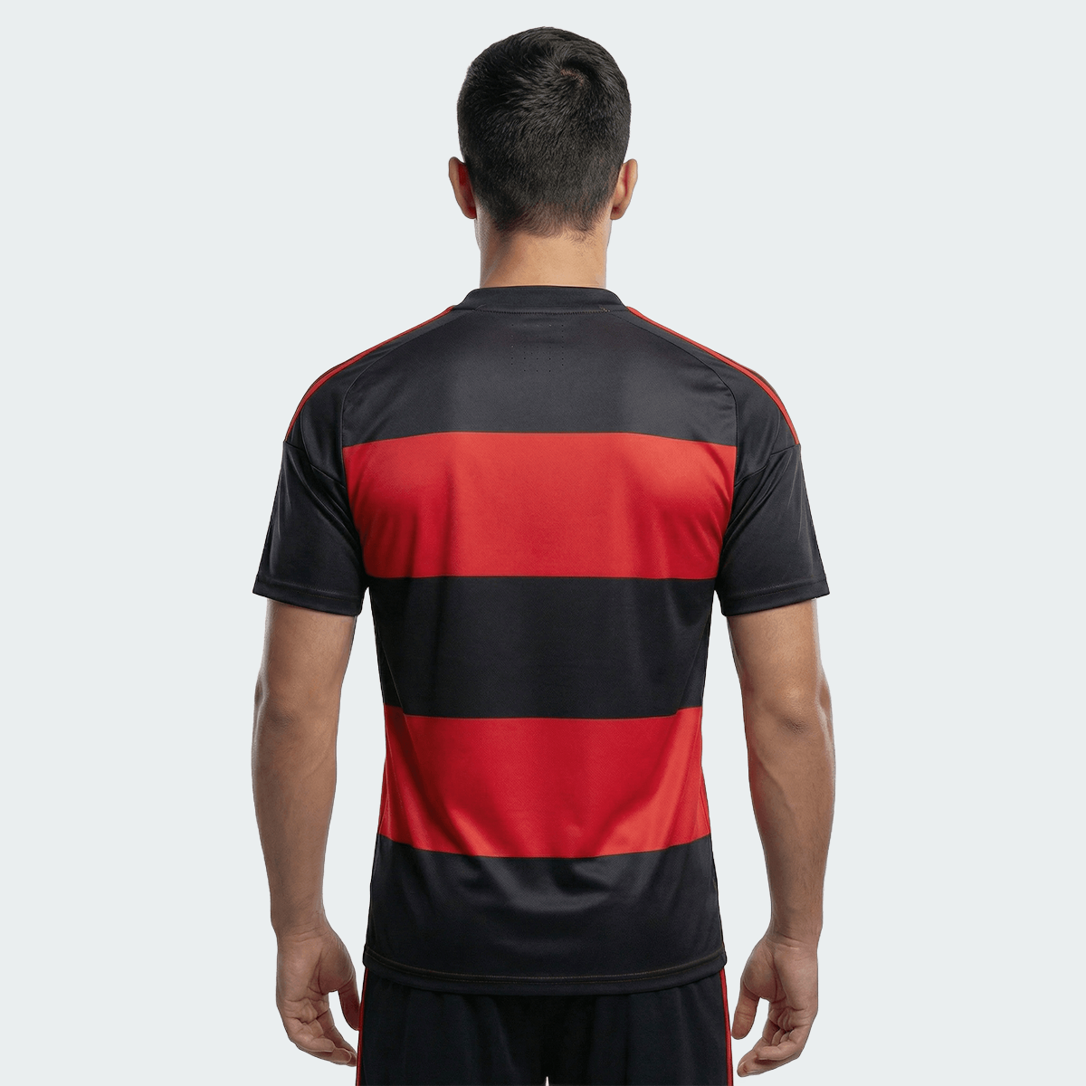 Camisa Adidas Flamengo 26/27 Home, Camisa Futebol, Adidas, VISTA O MANTO! Conheça a Camisa I CR Flamengo 26, uma mistura de tradição no futebol e inovação adidas. Criada para aqueles que vivem e respiram o esporte, esta é mais do que apenas uma camisa - é um símbolo de herança e paixão.Refrescante. Seca. Pronta. A tecnologia Climacool absorve e dispersa o suor para um desempenho sem distrações, permitindo que você se concentre no jogo. Adornada com o escudo costurado do clube, esta camisa é um testemunho da
