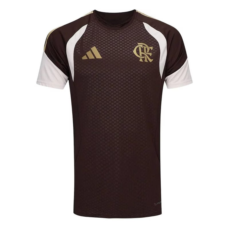 Camisa Adidas Flamengo 26/27 Treino, Camisa Futebol, Adidas, Ficha do Produto A Camisa Adidas Flamengo Treino 2026/27 Masculina é a escolha ideal para os torcedores que buscam desempenho máximo aliado à paixão rubro-negra. Inspirada nos mantos de treino do Mengão, ela entrega um visual moderno e funcional para elevar seu rendimento nos treinos e no dia a dia esportivo.Confeccionada em tecido leve e respirável, essa camisa proporciona excelente conforto e total liberdade de movimentos. A tecnologia Climacool