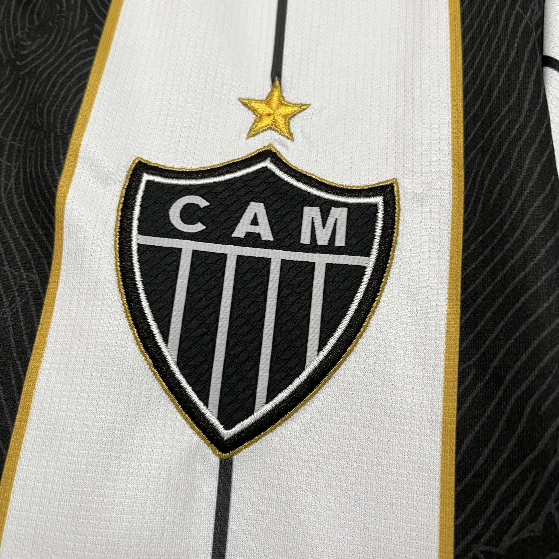 Camisa Atlético Mineiro 24/25 Manto da Massa, Camisa Futebol, Adidas, Ficha do Produto Composição: 100% PoliésterIndicada para: Jogo/CasualGênero: MasculinoEscudo: BordadoOrigem: ImportadoManga: Curta-PIQUE DE JOGADOR