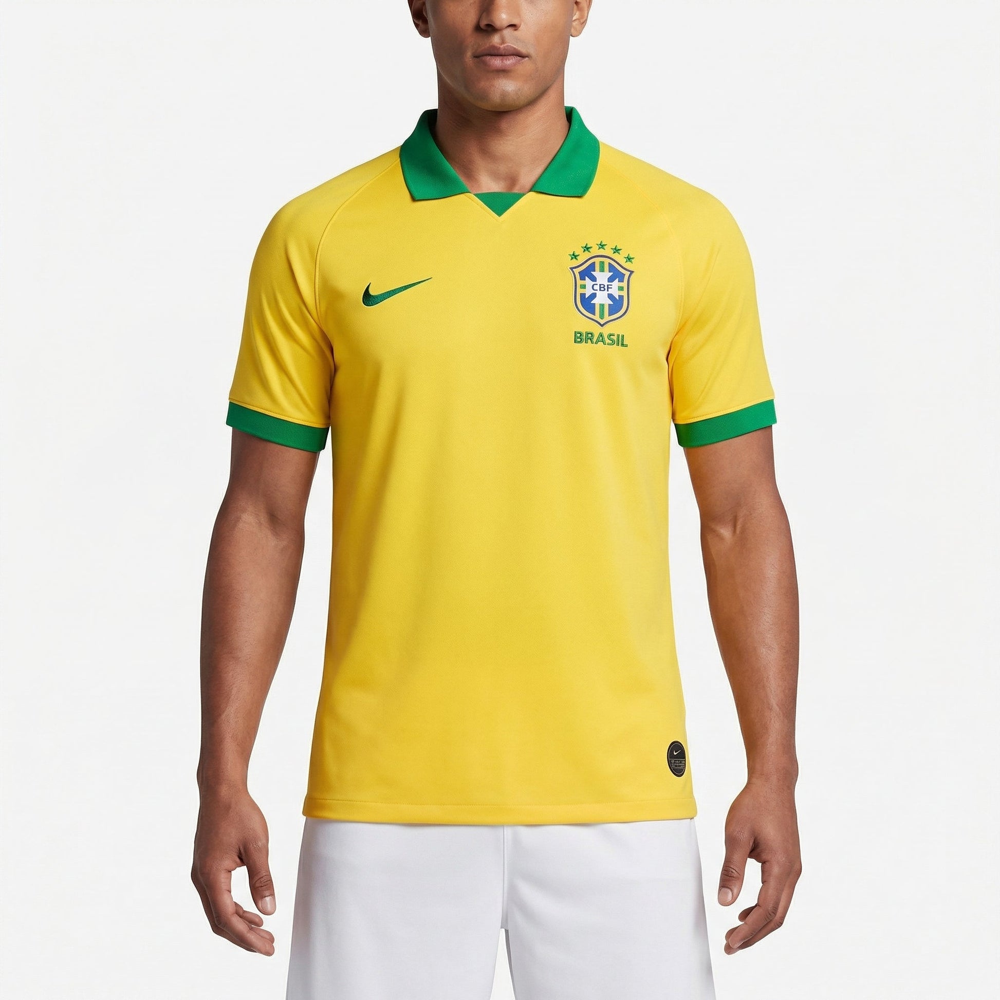 Camisa Brasil 2019/20 I Torcedor Masculina, Kit Infantil Brasil Reserva 26/27 - Copa do Mundo, PIQUE DE JOGADOR, A Camisa Brasil 2019/20 I Torcedor Masculina representa o uniforme principal utilizado pela Seleção Brasileira durante a temporada 2019/20. Com um design clássico e elegante, a camisa mantém a identidade tradicional do futebol brasileiro, simbolizando a história e a paixão de uma das seleções mais vitoriosas do mundo. O modelo apresenta o tradicional amarelo com detalhes em verde, cores que marca