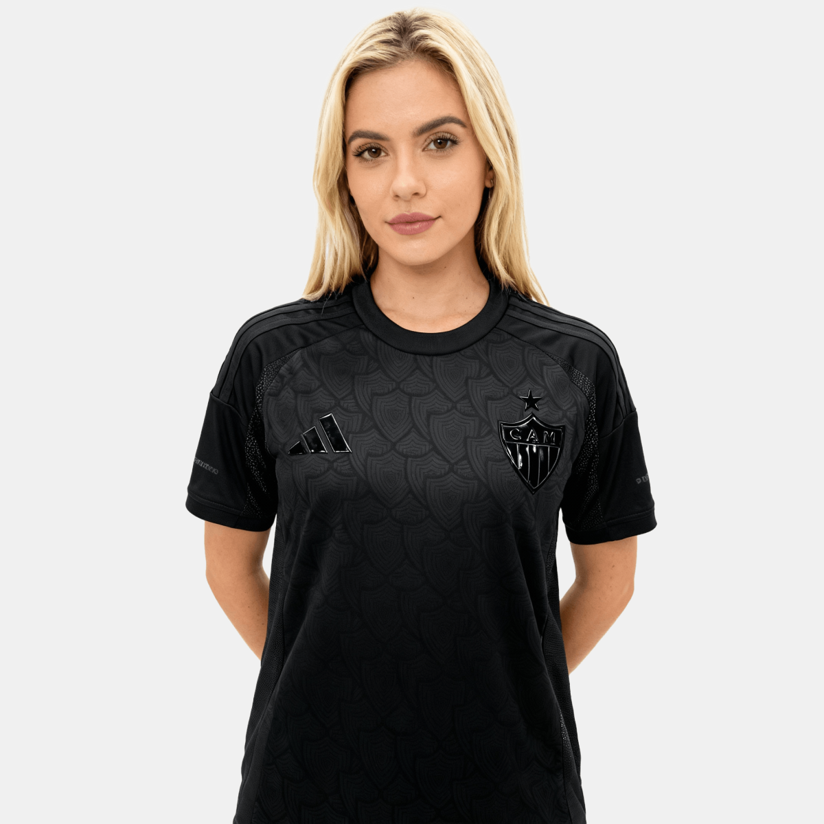 Camisa Feminina Adidas Atlético Mineiro 25/26 All Black, Camisa Futebol, Adidas, Ficha do Produto TecnologiaAeroReady: Sistema que controla o excesso de umidade do corpo, garantindo a rápida secagem do suor durante os exercícios. Composição: 100% PoliésterMarca: AdidasIndicada para: Jogo/CasualGênero: MasculinoEscudo: BordadoOrigem: ImportadoManga: Curta-PIQUE DE JOGADOR