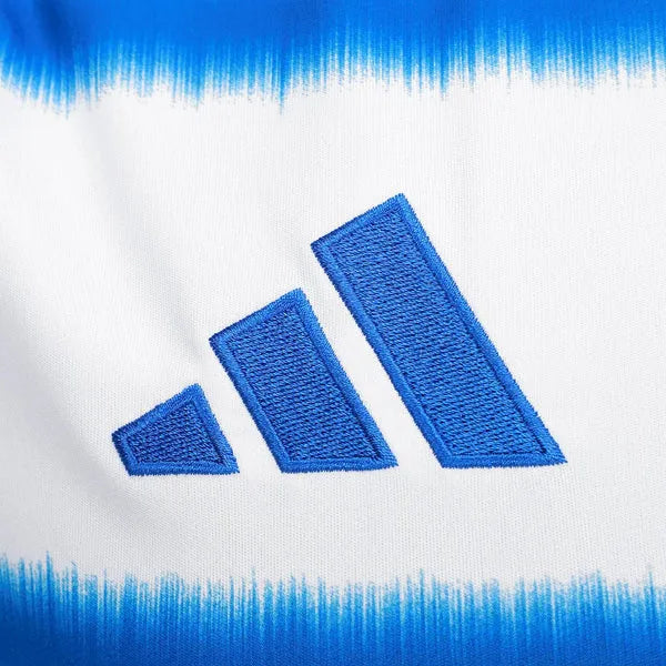 Camisa Feminina Adidas Cruzeiro 25/26 Away, Camisa Futebol, Adidas, Ficha do Produto TecnologiaAeroReady: Sistema que controla o excesso de umidade do corpo, garantindo a rápida secagem do suor durante os exercícios. Composição: 100% PoliésterMarca: AdidasIndicada para: Jogo/CasualGênero: MasculinoEscudo: EmborrachadoOrigem: ImportadoManga: Curta-PIQUE DE JOGADOR