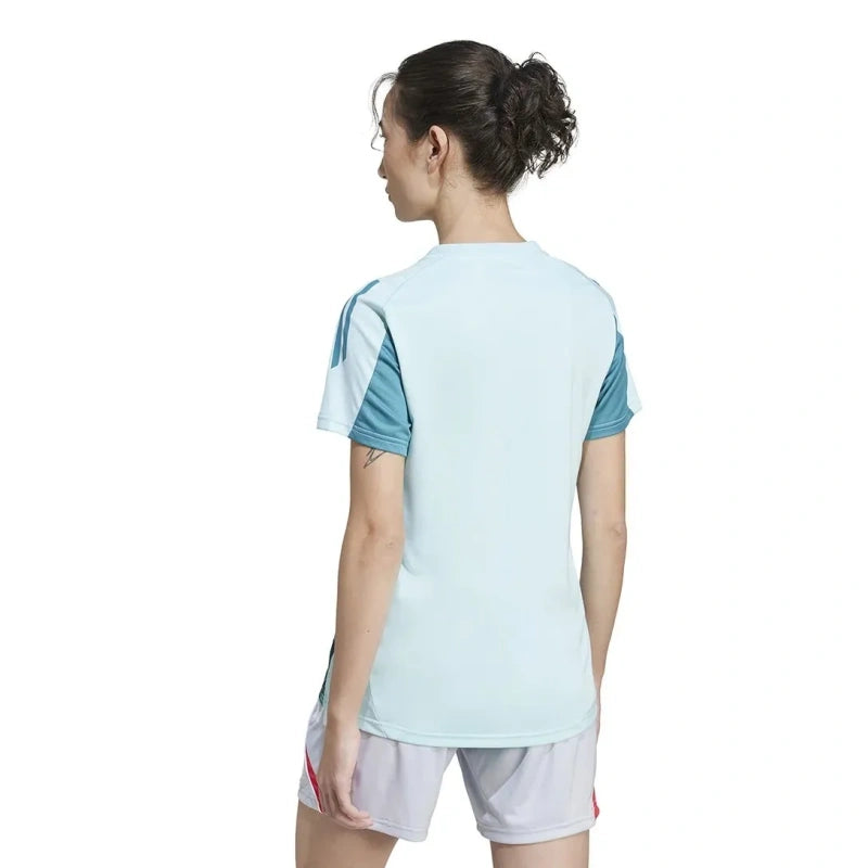 Camisa Feminina Adidas Cruzeiro 25/26 Treino, Camisa Futebol, Adidas, Ficha do Produto TecnologiaAeroReady: Sistema que controla o excesso de umidade do corpo, garantindo a rápida secagem do suor durante os exercícios. Composição: 100% PoliésterMarca: AdidasIndicada para: Jogo/CasualGênero: MasculinoEscudo: EmborrachadoOrigem: ImportadoManga: Curta-PIQUE DE JOGADOR