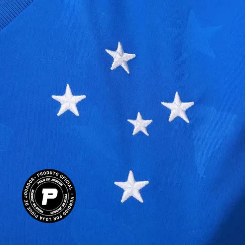 Camisa Feminina Adidas Cruzeiro 26/27 Home, Camisa Futebol, Adidas, Camisa de futebol com tecnologia Aeroready para ajudar você a se sentir confortável. Quando se trata de futebol, herança e inovação andam de mãos dadas. A Camisa I Cruzeiro 26 celebra a conexão celestial do clube com um design inspirado nas estrelas e no denim. O logo bordado da adidas e o escudo do clube adicionam autenticidade e orgulho ao visual, enquanto a tecnologia Aeroready ajuda a manter o conforto, seja torcendo nas arquibancadas o