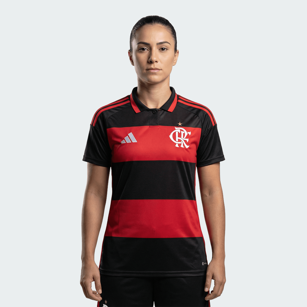 Camisa Feminina Adidas Flamengo 26/27 Home, Camisa Futebol, Adidas, VISTA O MANTO! Conheça a Camisa I CR Flamengo 26, uma mistura de tradição no futebol e inovação adidas. Criada para aqueles que vivem e respiram o esporte, esta é mais do que apenas uma camisa - é um símbolo de herança e paixão.Refrescante. Seca. Pronta. A tecnologia Climacool absorve e dispersa o suor para um desempenho sem distrações, permitindo que você se concentre no jogo. Adornada com o escudo costurado do clube, esta camisa é um test