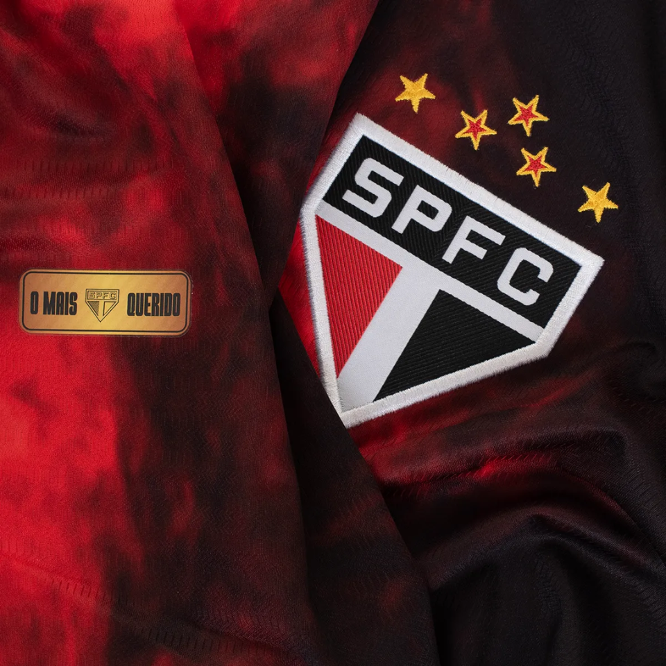 Camisa Feminina New Balance São Paulo 2024/25 III, Camisas de Futebol, PIQUE DE JOGADOR, FICHA TÉCNICA Composição: 100% PoliésterGênero: FemininoIndicada para: Jogo/CasualGênero: MasculinoEscudo: EmborrachadoOrigem: ImportadoManga: Curta-PIQUE DE JOGADOR