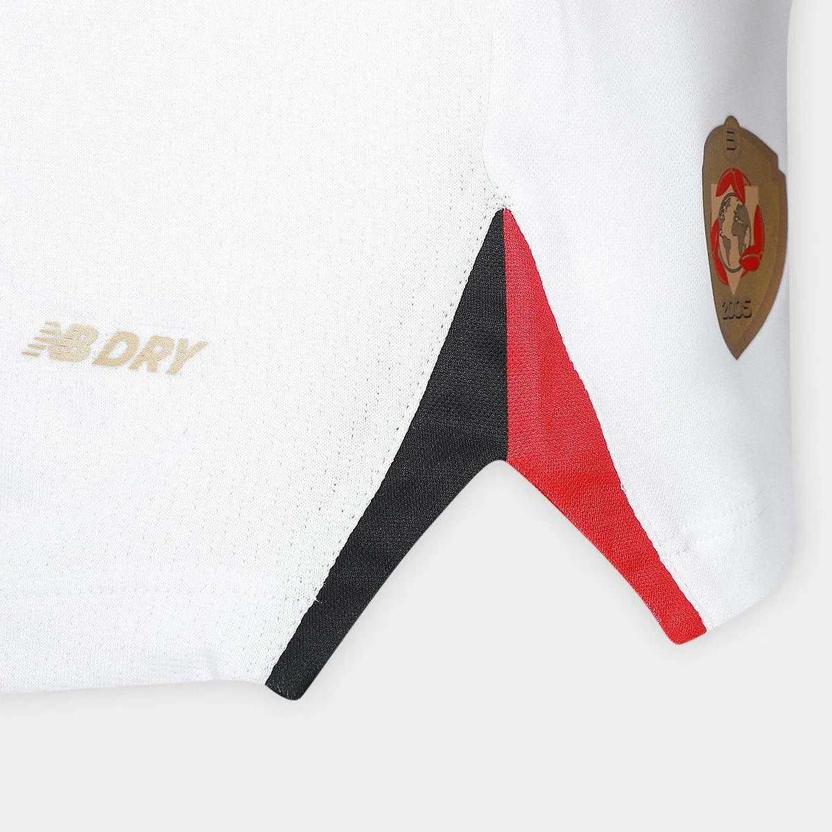 Camisa Feminina New Balance São Paulo 2025/26 I, Camisas de Futebol, PIQUE DE JOGADOR, Composição: 100% PoliésterGênero: FemininaIndicada para: Jogo/CasualGênero: MasculinoEscudo: EmborrachadoOrigem: ImportadoManga: Curta-PIQUE DE JOGADOR