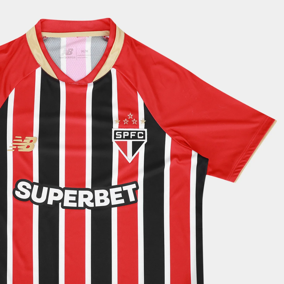 Camisa Feminina New Balance São Paulo 2025/26 II, Camisas de Futebol, PIQUE DE JOGADOR, FICHA TÉCNICA Composição: 100% PoliésterGênero: FemininoIndicada para: Jogo/CasualGênero: MasculinoEscudo: EmborrachadoOrigem: ImportadoManga: Curta-PIQUE DE JOGADOR