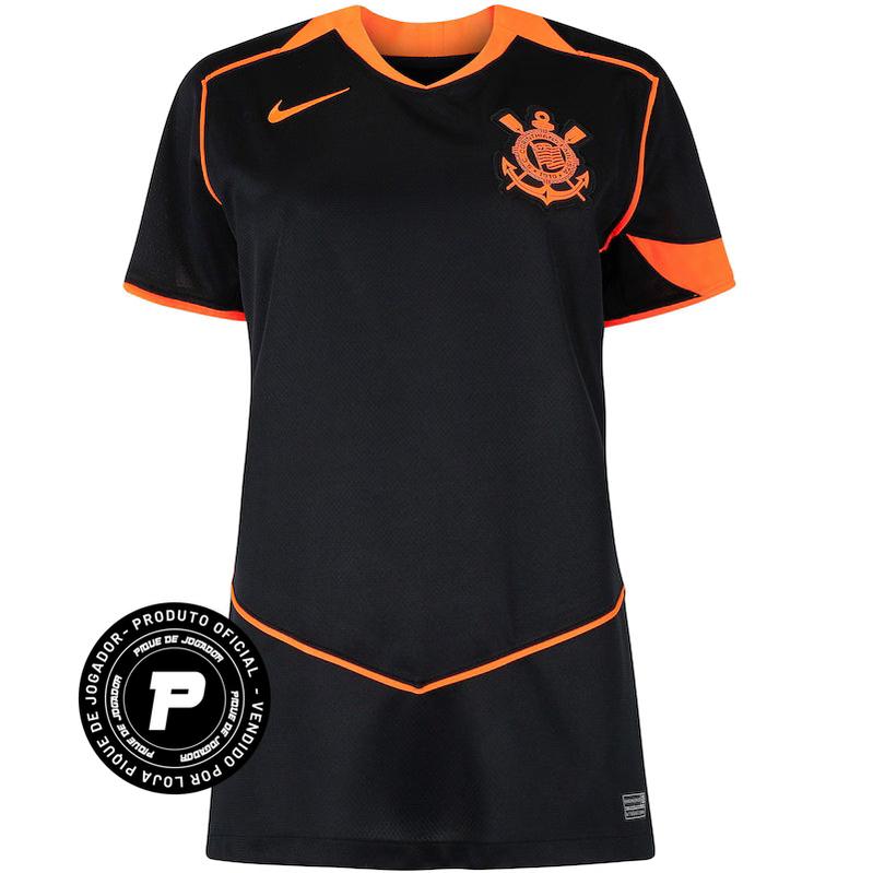 Camisa Feminina Nike Corinthians III 25/26, Camisa Futebol, Nike, Mostre sua paixão inabalável pelo Timão com a Camisa Corinthians III 25/26 Nike Total 90 Feminina! Esta peça exclusiva é o Manto Sagrado perfeito para a Fiel Torcida, combinando estilo e conforto inigualável. TOTAL CORINTHIANS A Nova Camisa III do Timão não resgata só um elenco inesquecível, mas uma Era: a Era Total 90. Foi com esse design icônico, cravado no peito, que a gente mostrou pro mundo mais uma vez o que era ser Total Corinthians. U