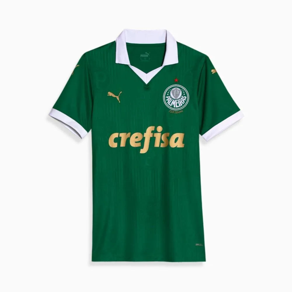 Camisa Feminina Puma Palmeiras 2024/25 I, Camisas de Futebol, PIQUE DE JOGADOR, A camisa titular do Palmeiras para a temporada 2024/25 combina tradição e elegância em um tom de verde clássico, com detalhes dourados e acabamento refinado. Desenvolvida pela Puma, oferece conforto e tecnologia para torcedoras que querem representar o clube dentro e fora dos estádios. Características e Benefícios Tecnologia dryCELL, que absorve a umidade e mantém o corpo seco Material leve e respirável, garantindo conforto para