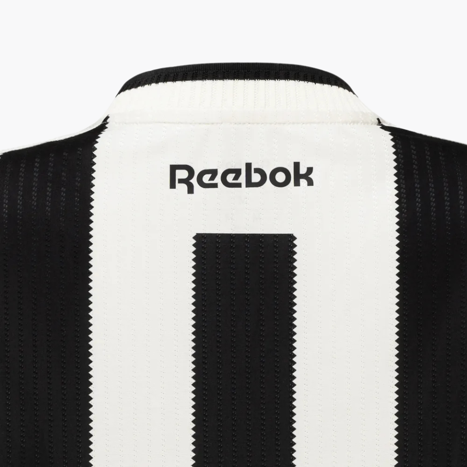 Camisa Feminina Reebok Botafogo 2024/25 I, Camisas de Futebol, PIQUE DE JOGADOR, Composição: 100% PoliésterGênero: FemininaIndicada para: Jogo/CasualGênero: MasculinoEscudo: EmborrachadoOrigem: ImportadoManga: Curta-PIQUE DE JOGADOR