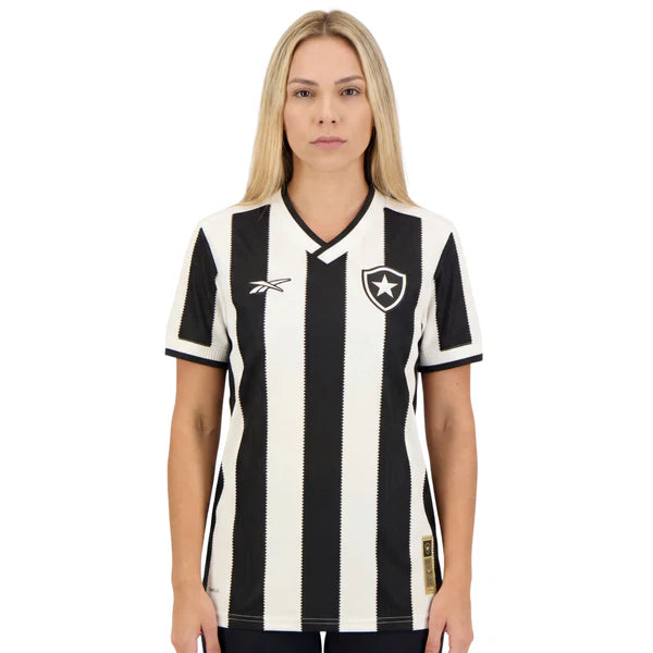 Camisa Feminina Reebok Botafogo 2024/25 I, Camisas de Futebol, PIQUE DE JOGADOR, Composição: 100% PoliésterGênero: FemininaIndicada para: Jogo/CasualGênero: MasculinoEscudo: EmborrachadoOrigem: ImportadoManga: Curta-PIQUE DE JOGADOR